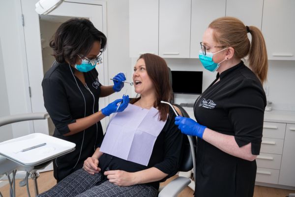 Chirurgien dentiste - Clinique dentaire Petite-Patrie dans Rosemont a Montreal